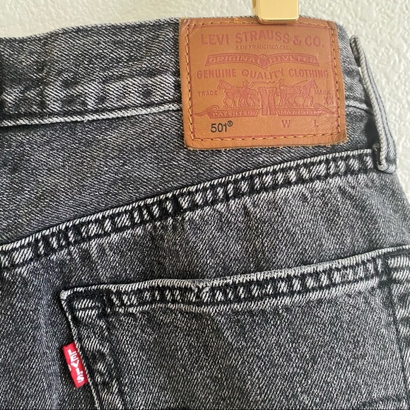 Levi's 501s Premium Denim Washed Black Grey Cut Off Distressed Jean Shorts - Picture 4 of 7